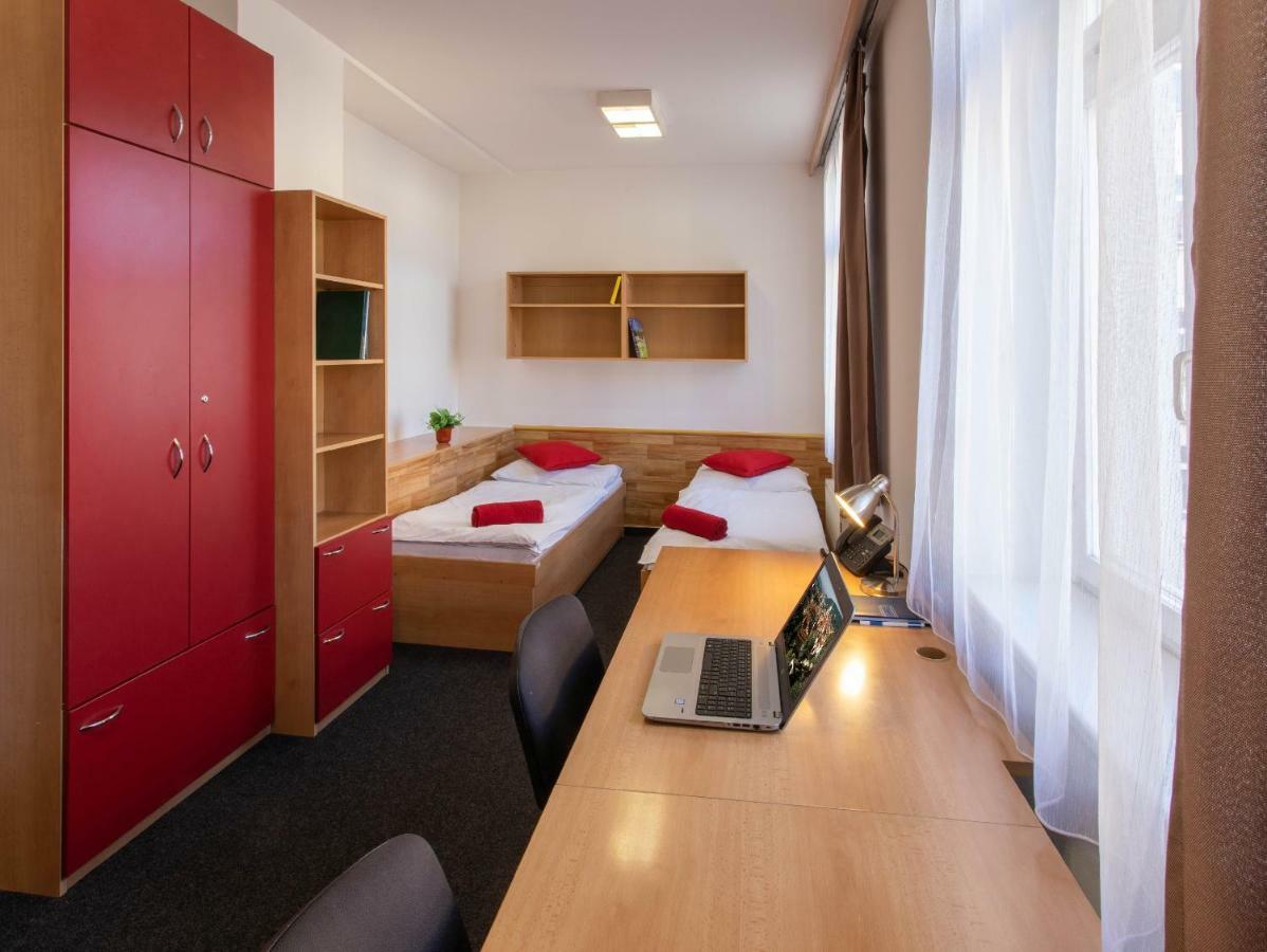 Hotel Masarykova Kolej à Prague Extérieur photo