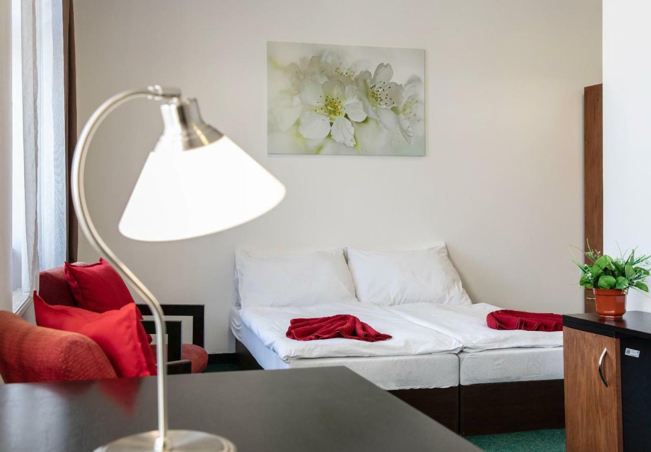 Hotel Masarykova Kolej à Prague Extérieur photo