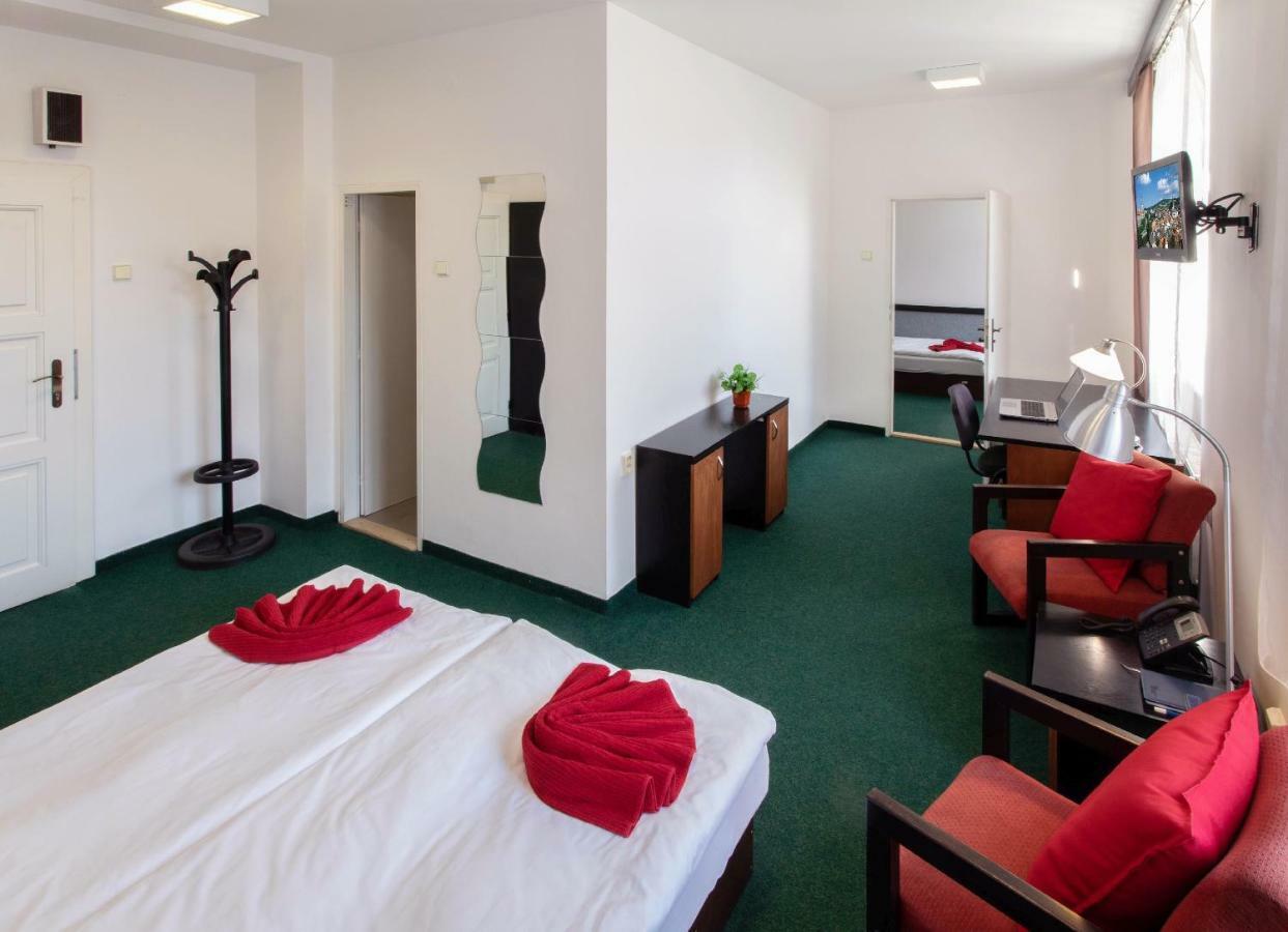 Hotel Masarykova Kolej à Prague Extérieur photo